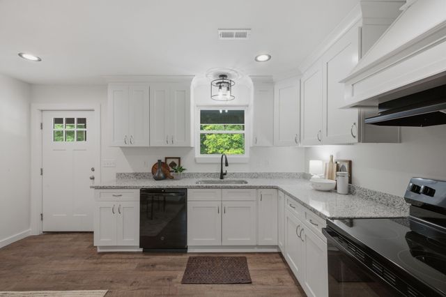 2750 New Dry Hollow Rd, Cumberland Furnace, TN 37051