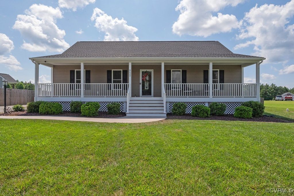 8622 Rock Cedar Rd, New Kent, VA 23124