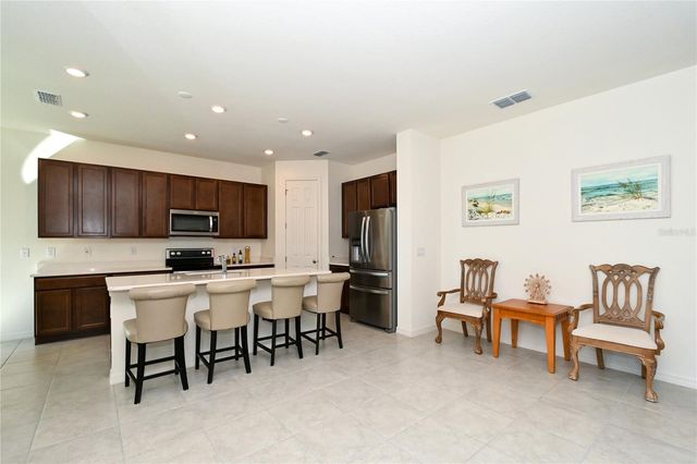3551 74TH AVENUE CIRCLE E, Sarasota, FL 34243