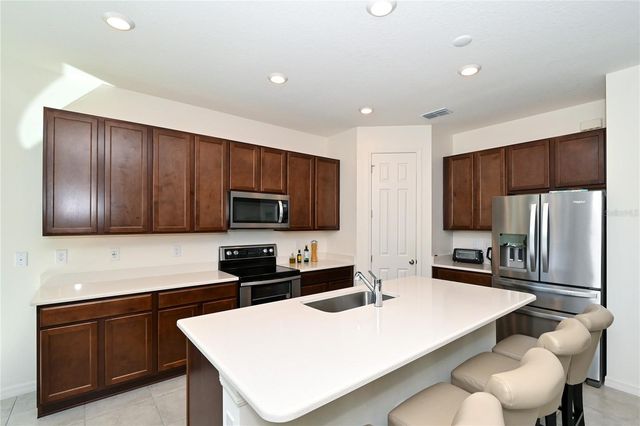 3551 74TH AVENUE CIRCLE E, Sarasota, FL 34243