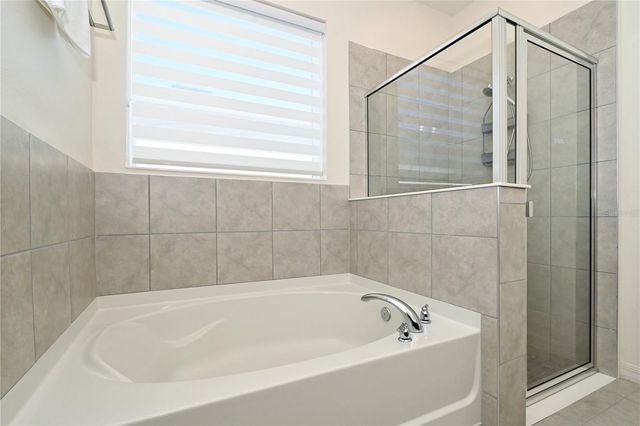 3551 74TH AVENUE CIRCLE E, Sarasota, FL 34243