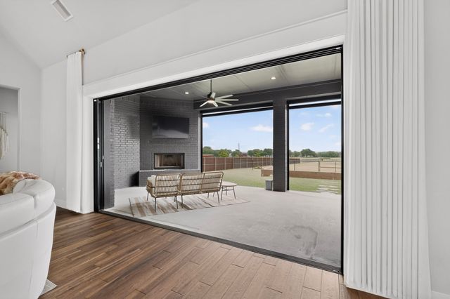 125 Lone Elm Road, Waxahachie, TX 75167