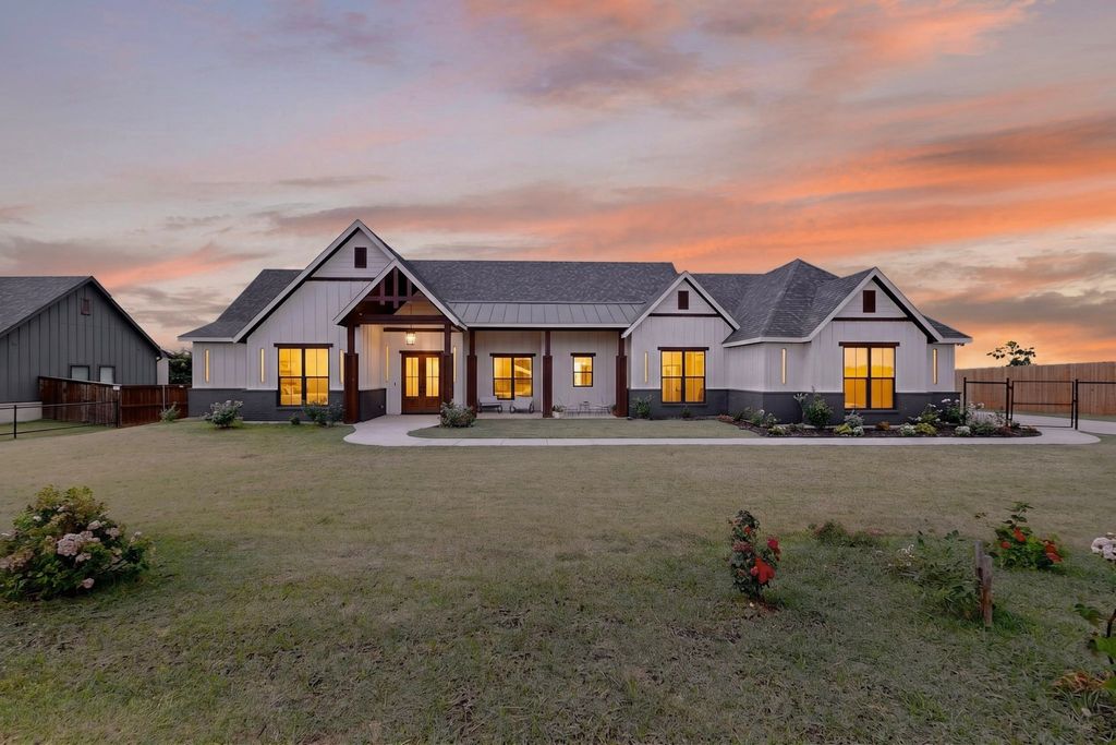 125 Lone Elm Road, Waxahachie, TX 75167