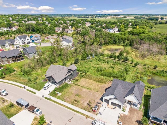1951 Campfire Drive E, Waconia, MN 55387