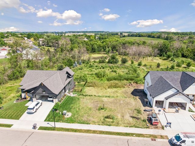 1951 Campfire Drive E, Waconia, MN 55387