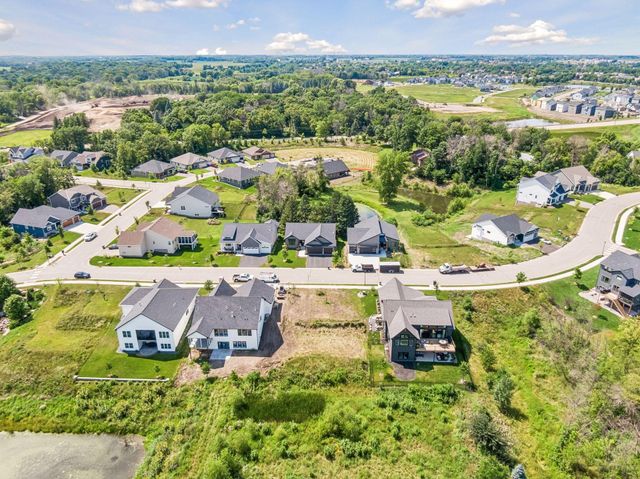 1951 Campfire Drive E, Waconia, MN 55387
