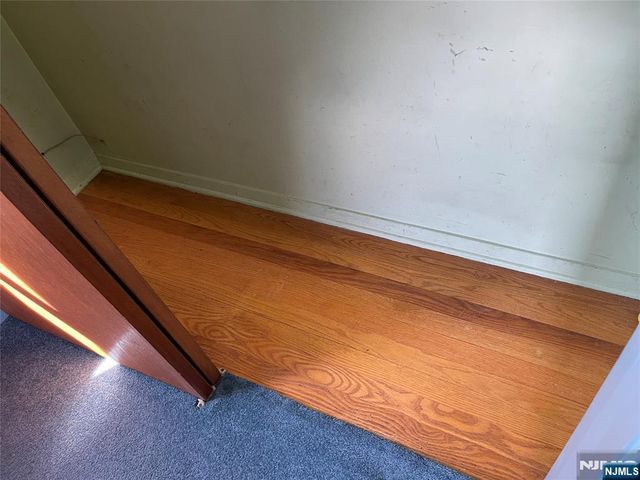 12 Henches Place, Little Ferry, NJ 07643