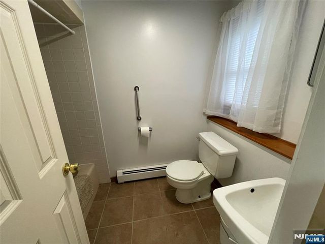 12 Henches Place, Little Ferry, NJ 07643