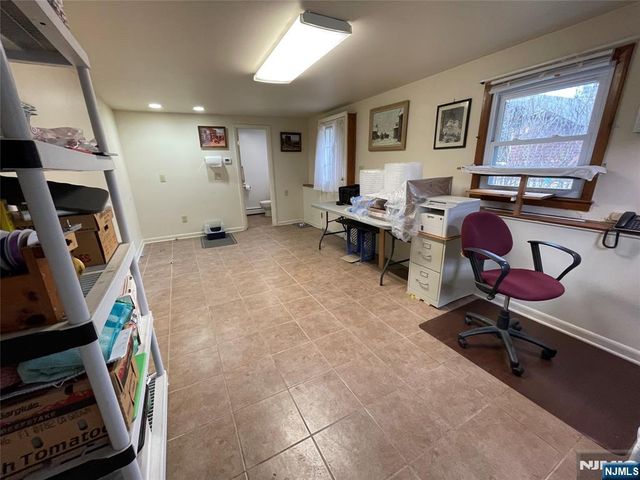 12 Henches Place, Little Ferry, NJ 07643