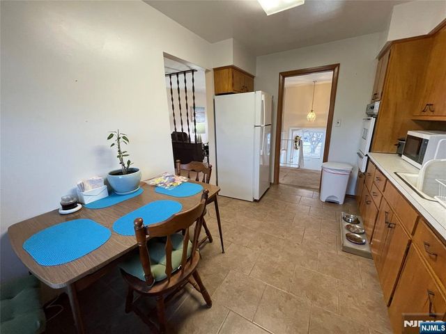 12 Henches Place, Little Ferry, NJ 07643