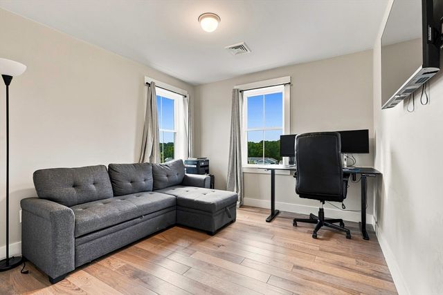 274 Providence Rd 8, Grafton, MA 01560