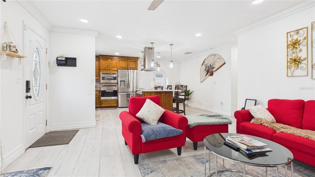 8721 N ORANGEVIEW AVENUE, Tampa, FL 33617