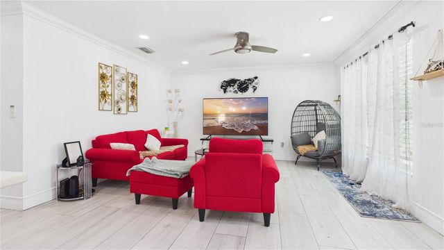 8721 N ORANGEVIEW AVENUE, Tampa, FL 33617