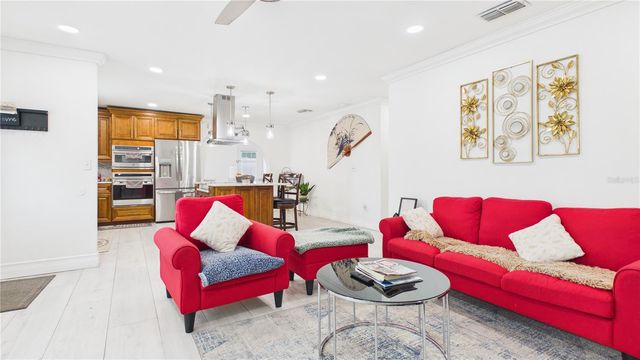 8721 N ORANGEVIEW AVENUE, Tampa, FL 33617