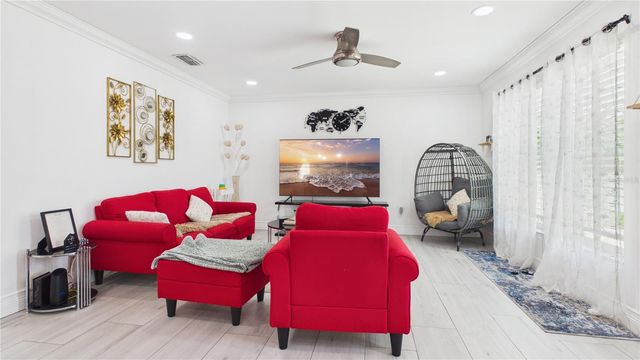 8721 N ORANGEVIEW AVENUE, Tampa, FL 33617