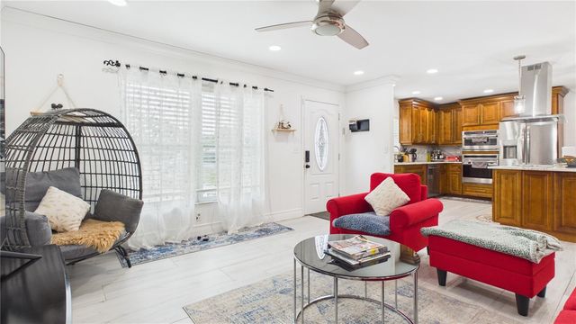 8721 N ORANGEVIEW AVENUE, Tampa, FL 33617