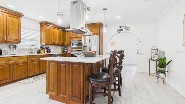 8721 N ORANGEVIEW AVENUE, Tampa, FL 33617