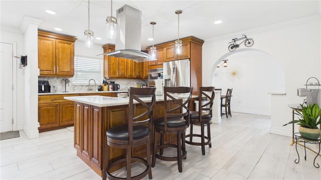 8721 N ORANGEVIEW AVENUE, Tampa, FL 33617
