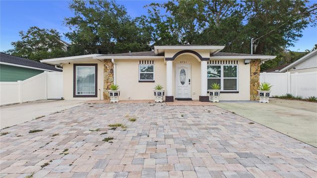 8721 N ORANGEVIEW AVENUE, Tampa, FL 33617