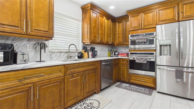 8721 N ORANGEVIEW AVENUE, Tampa, FL 33617