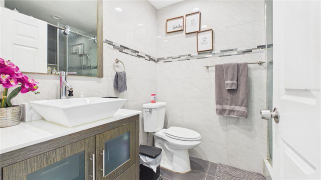 8721 N ORANGEVIEW AVENUE, Tampa, FL 33617