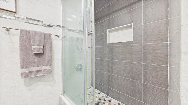 8721 N ORANGEVIEW AVENUE, Tampa, FL 33617