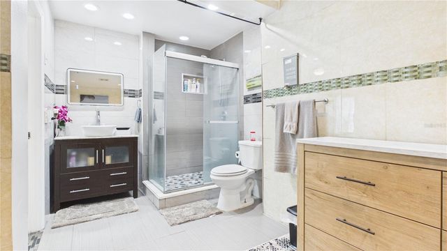 8721 N ORANGEVIEW AVENUE, Tampa, FL 33617
