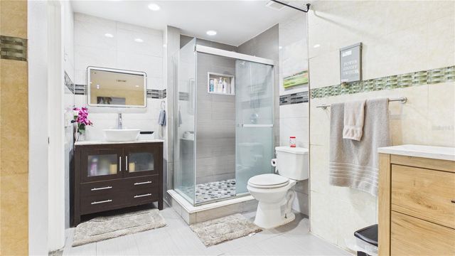 8721 N ORANGEVIEW AVENUE, Tampa, FL 33617