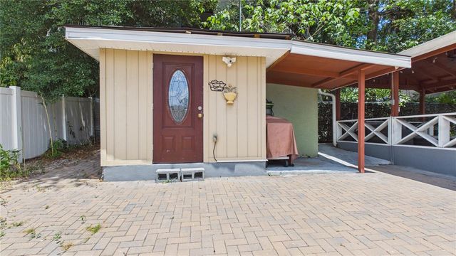 8721 N ORANGEVIEW AVENUE, Tampa, FL 33617