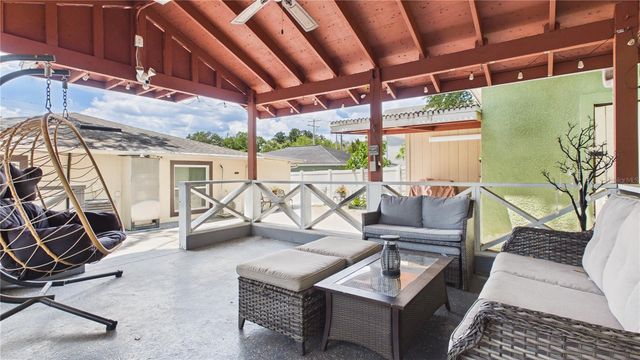 8721 N ORANGEVIEW AVENUE, Tampa, FL 33617