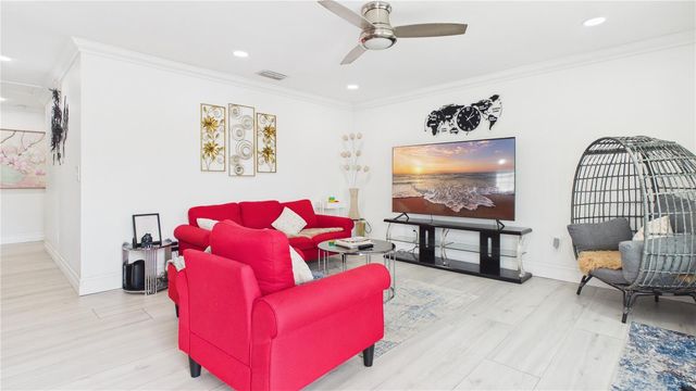 8721 N ORANGEVIEW AVENUE, Tampa, FL 33617