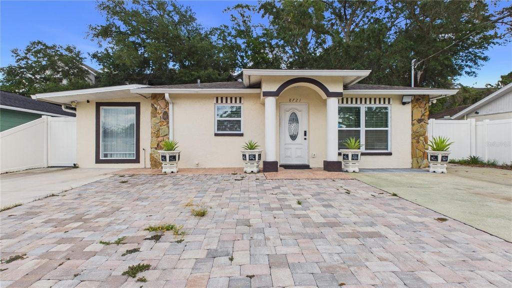 8721 N ORANGEVIEW AVENUE, Tampa, FL 33617
