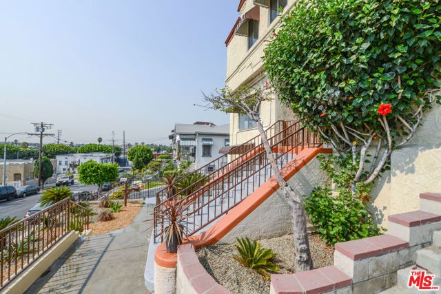 527 N Cummings Street, Los Angeles, CA 90033