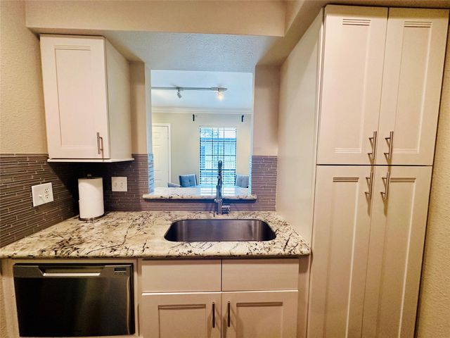 3402 Garrott Street 16, Houston, TX 77006