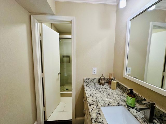 3402 Garrott Street 16, Houston, TX 77006