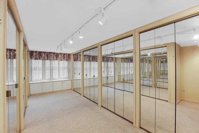 9S174 DREW Avenue, Burr Ridge, IL 60527