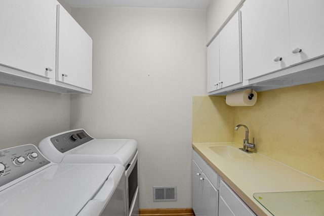 9S174 DREW Avenue, Burr Ridge, IL 60527