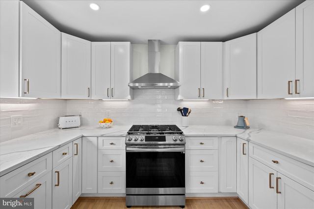 6700 RANNOCH RD, Bethesda, MD 20817