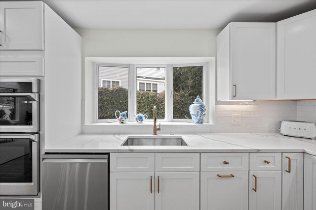 6700 RANNOCH RD, Bethesda, MD 20817