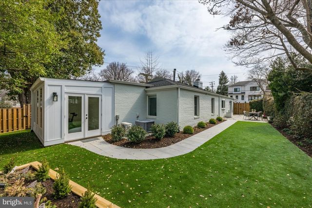 6700 RANNOCH RD, Bethesda, MD 20817