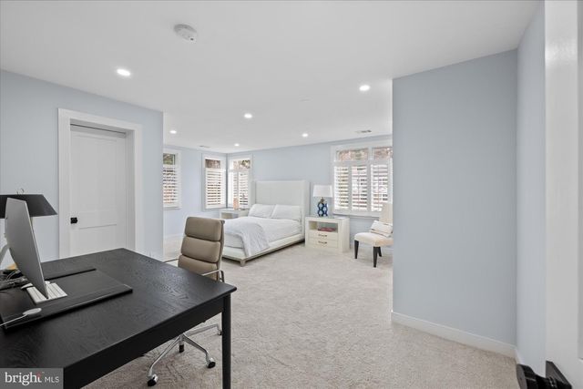 6700 RANNOCH RD, Bethesda, MD 20817