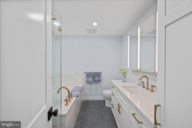 6700 RANNOCH RD, Bethesda, MD 20817