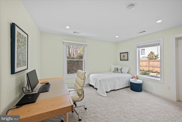 6700 RANNOCH RD, Bethesda, MD 20817