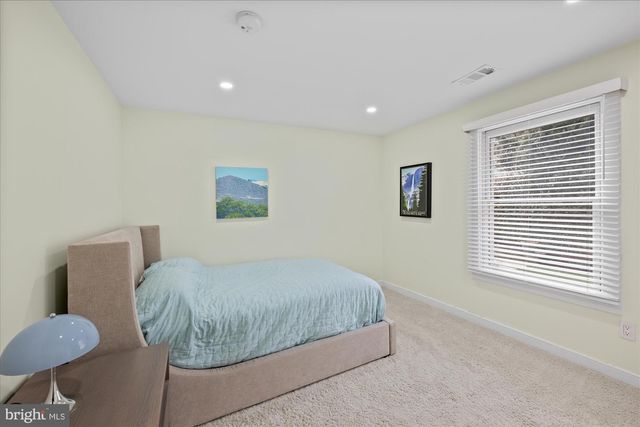 6700 RANNOCH RD, Bethesda, MD 20817