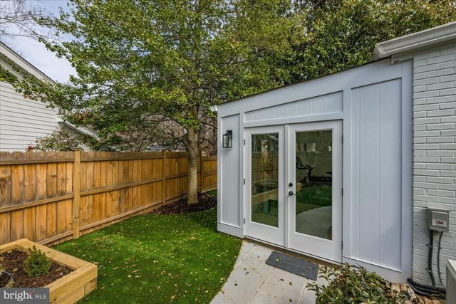 6700 RANNOCH RD, Bethesda, MD 20817