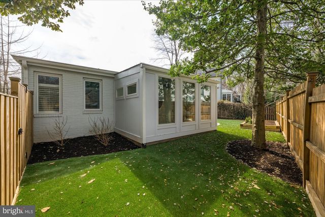 6700 RANNOCH RD, Bethesda, MD 20817