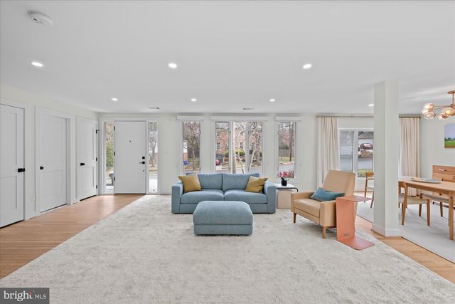 6700 RANNOCH RD, Bethesda, MD 20817