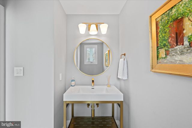 6700 RANNOCH RD, Bethesda, MD 20817