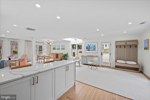 6700 RANNOCH RD, Bethesda, MD 20817