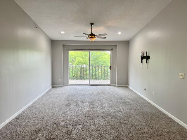 2255 Rolling Hills Drive, Covington, KY 41017